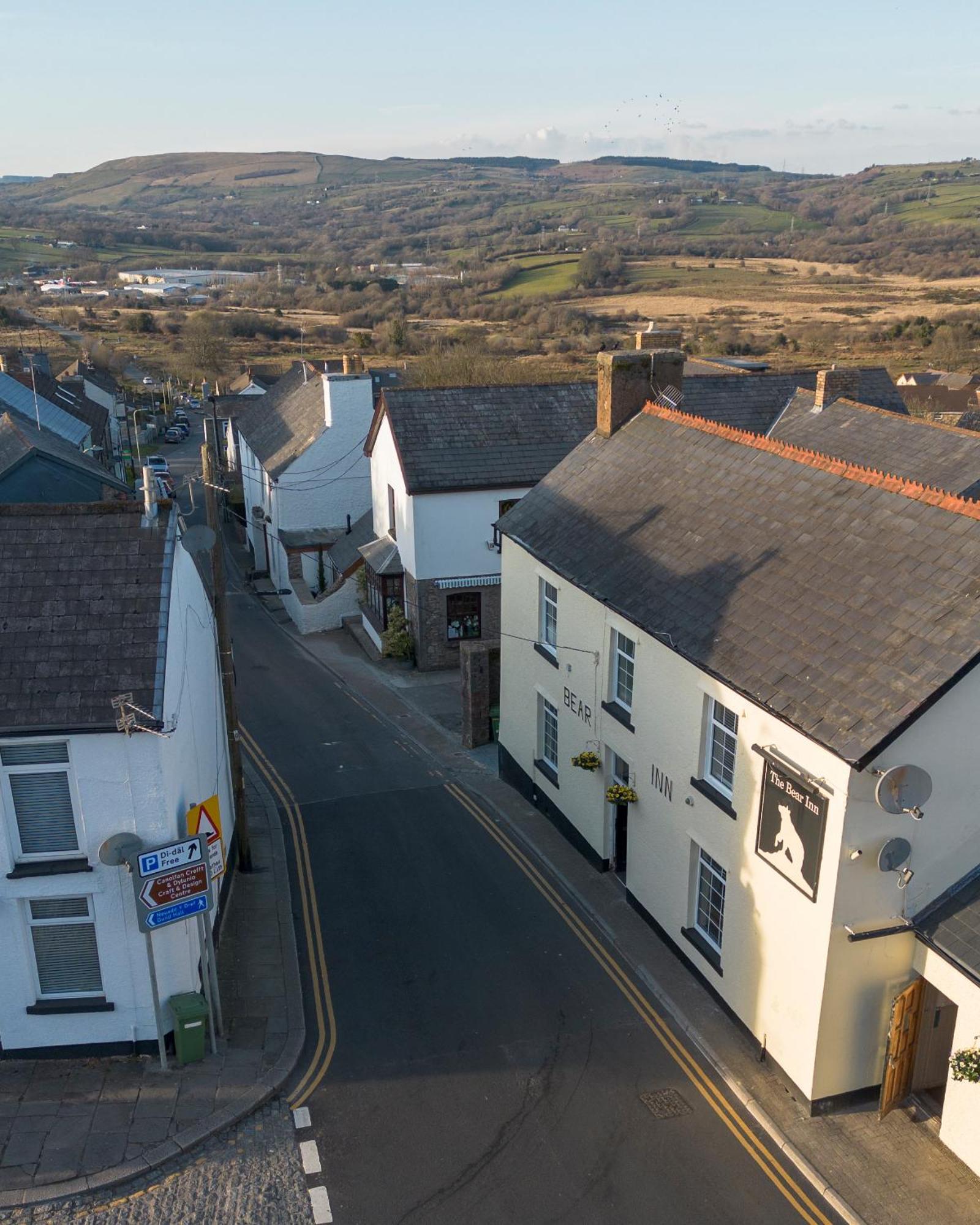 The Bear Inn Llantrisant  Exteriör bild